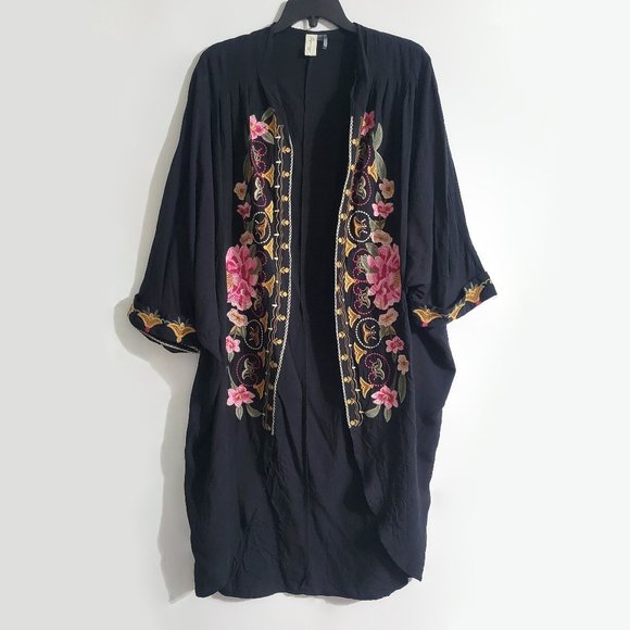 paparazzi Other - Paparazzi Black Embroidered Open Front Kimono Robe Size S/M Floral Long Cardigan
